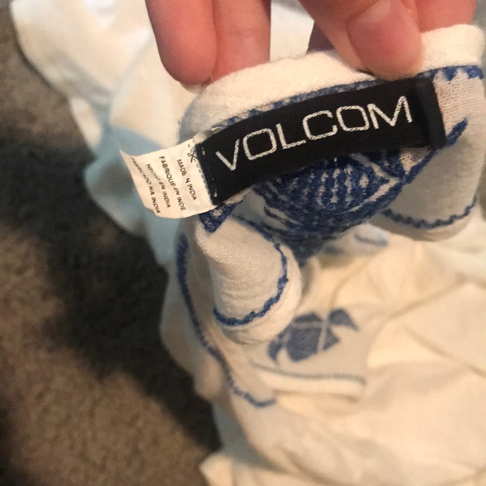 Volcom top - Picture 3 of 4